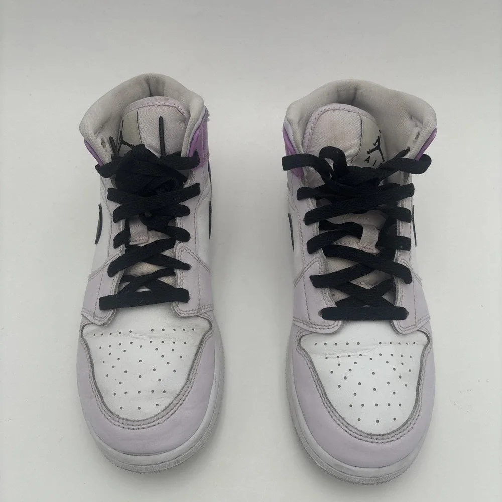 Nike Air Jordan 1 Mid GS White Barely Grape DQ8423-501 Size 5.5 Youth /‎ 7W